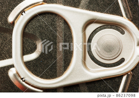 Metal lid with a ring from a tin can 86237098