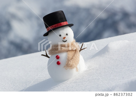 シルクハットの雪だるま 86237302