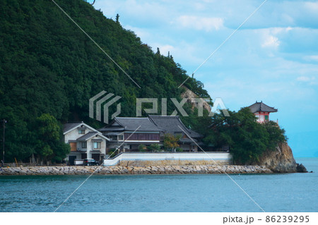 【瀬戸内三十三観音霊場】第二十四番　田島から見た阿伏兎観音堂2　広島県福山市 86239295