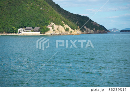 【瀬戸内三十三観音霊場】第二十四番 田島から見た阿伏兎観音堂16 広島県福山市 【瀬戸内三十三観音霊場】第二十四番 田島から見た阿伏兎観音堂16 広島県福山市 86239315