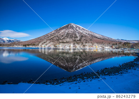 奥日光　冬の中禅寺湖 86243279