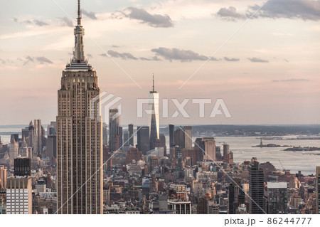 New york, USA - May 17, 2019: New York City skyline with the Empire State Building New york, USA - May 17, 2019: New York City skyline with the Empire State Building 86244777