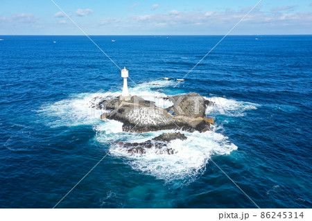 山口県下関市　長門伊瀬灯台 86245314