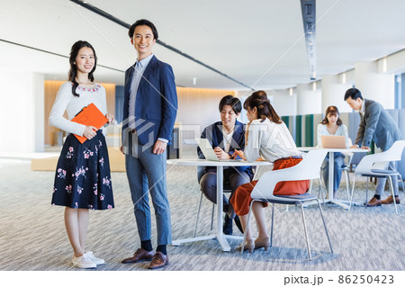 ビジネス  企業  オフィスシーン　撮影協力「LINK FOREST」 86250423