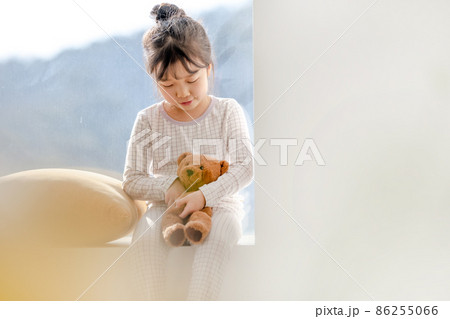 子供 女の子 1人 86255066