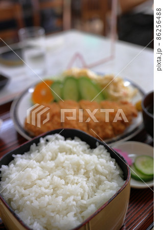 とんかつ定食のおひつ とんかつ定食のおひつ 86256488