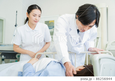 病院　医療　ICU　医師　医者　看護師　入院 86256944