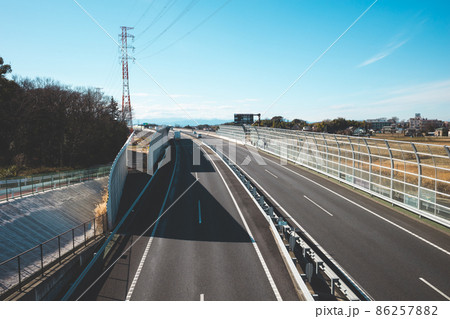 交通量少なめの高速道路 圏央道 桶川市日出谷地区 2022.01 a-2 マット感とライトトーン 交通量少なめの高速道路 圏央道 桶川市日出谷地区 2022.01 a-2 マット感とライトトーン 86257882