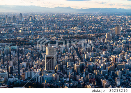 《東京都》夕暮れの都市風景・浅草近辺 86258216