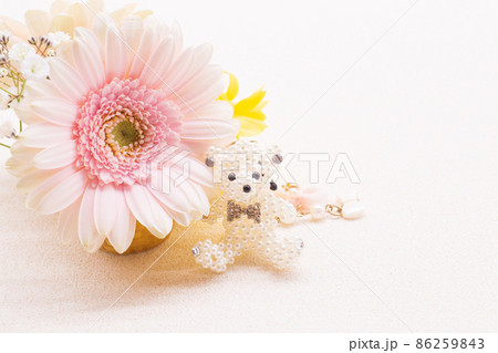 くま　ガーベラ　出産祝い　お誕生日　 86259843