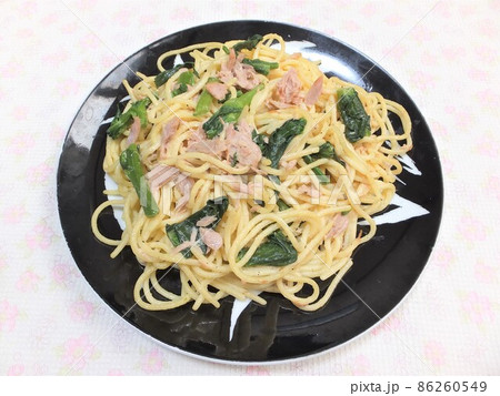 春の味覚　菜の花入りのスパゲッティー 86260549