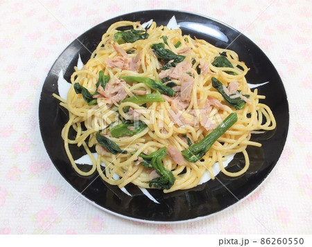 春の味覚　菜の花入りのスパゲッティー 86260550