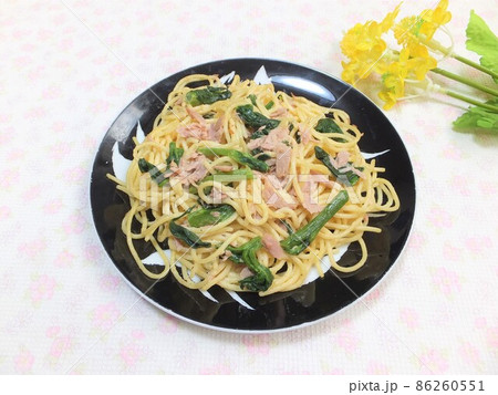 春の味覚 菜の花入りのスパゲッティー 春の味覚 菜の花入りのスパゲッティー 86260551