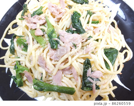 春の味覚　菜の花入りのスパゲッティー 86260559