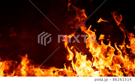 赤く燃え上がる炎の横長背景画像 赤く燃え上がる炎の横長背景画像 86261514