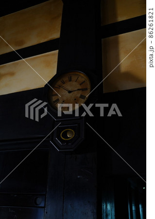 大黒柱のかけ時計 86261821