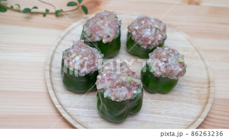 輪切りピーマンの肉詰め　約前の状態 86263236