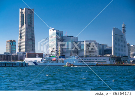 《神奈川県》横浜ベイエリア・都市景観《海上視点》 86264172