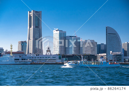 《神奈川県》横浜ベイエリア・都市景観《海上視点》 86264174