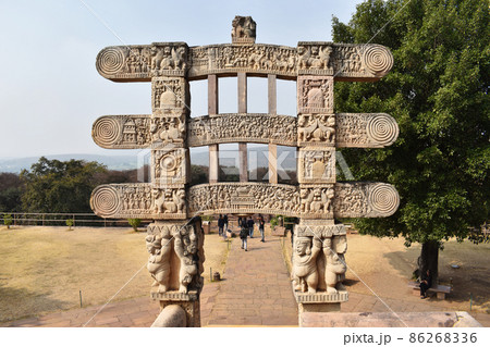 Stupa No 1, West Gateway. Rear view of Architraves and dwarfs holding pillars The Great Stupa, World Heritage Site, Sanchi, Madhya Pradesh, India. Stupa No 1, West Gateway. Rear view of Architraves and dwarfs holding pillars The Great Stupa, World Heritage Site, Sanchi, Madhya Pradesh, India. 86268336