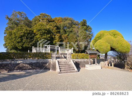 天武・持統天皇陵（奈良県高市郡明日香村） 86268623
