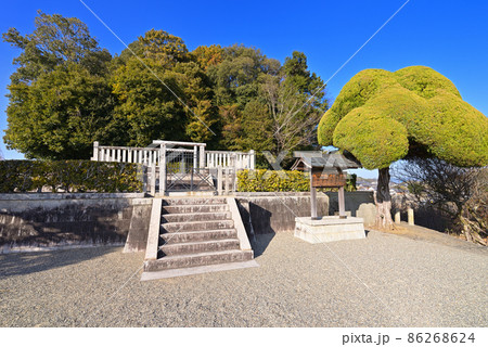 天武・持統天皇陵（奈良県高市郡明日香村） 86268624