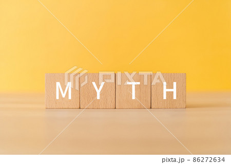 「MYTH」と書かれた積み木 86272634