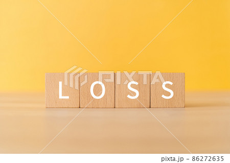 「LOSS」と書かれた積み木 86272635