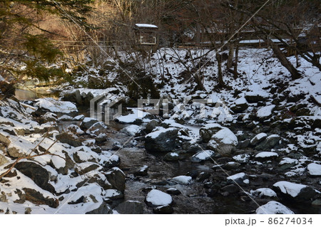 冬の奥祖谷二重かずら橋[野猿]（徳島県三好市東祖谷） 86274034