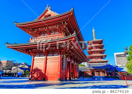 東京　浅草七福神めぐり　浅草寺の宝蔵門と五重塔 86274310