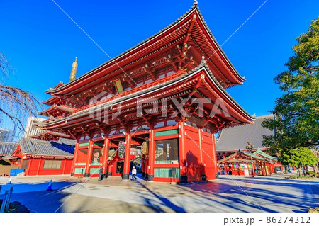 東京　浅草七福神めぐり　浅草寺の宝蔵門 86274312