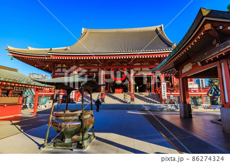 東京　浅草七福神めぐり　浅草寺の本堂 86274324