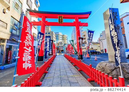 東京 浅草七福神めぐり 鷲神社の参道と一の鳥居 東京 浅草七福神めぐり 鷲神社の参道と一の鳥居 86274414