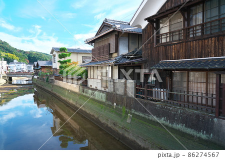 【重要伝統的建造物群保存地区】竹原地区 本川沿いの街並み 広島県竹原市 【重要伝統的建造物群保存地区】竹原地区 本川沿いの街並み 広島県竹原市 86274567