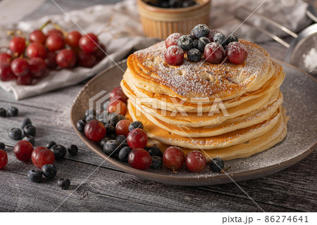 American pancakes with berries American pancakes with berries 86274641