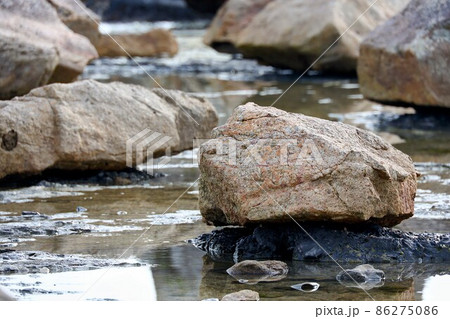 和歌山県橋杭岩の景色 86275086