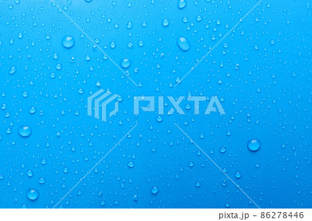 Water drops on light blue background, top view 86278446