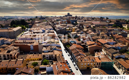 Drone point of view Avila cityscape rooftops. Spain Drone point of view Avila cityscape rooftops. Spain 86282982