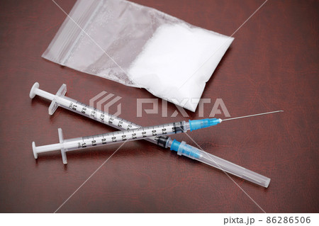 注射器と薬物 86286506