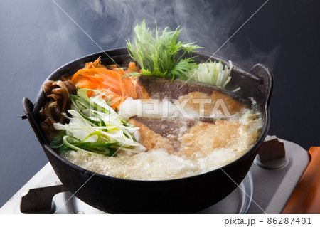 　鰤のみぞれ鍋　鍋料理　　雪見鍋 86287401