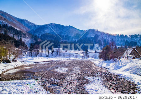 日本の原風景 世界遺産 冬の白川郷 日本の原風景 世界遺産 冬の白川郷 86292017