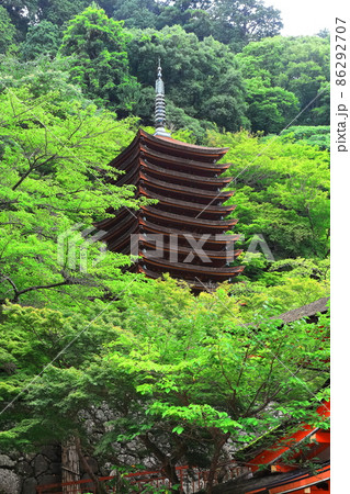 【奈良県】新緑の談山神社の十三重塔 【奈良県】新緑の談山神社の十三重塔 86292707