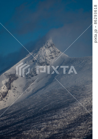 大沼国定公園＿駒ヶ岳＿活火山＿冬＿冬山＿冬の駒ヶ岳_冬の大沼 86293618