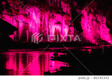 秩父三大氷柱・三十槌の氷柱ライトアップ 秩父三大氷柱・三十槌の氷柱ライトアップ 86295342