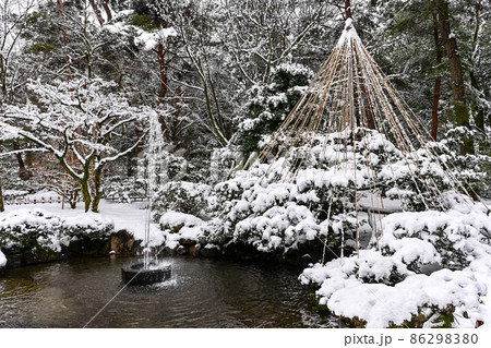 雪景色の兼六園 雪景色の兼六園 86298380