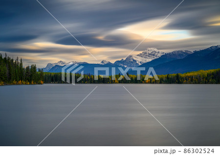 Sunset at the Pyramid Lake in Jasper National Park, Canada 86302524