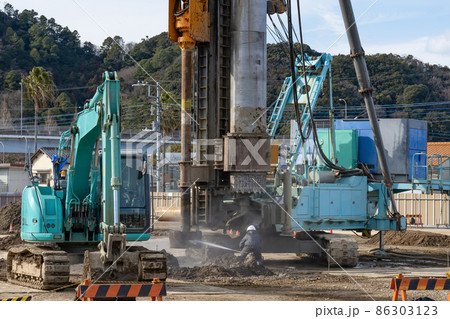 ビル建設の基礎工事 ビル建設の基礎工事 86303123