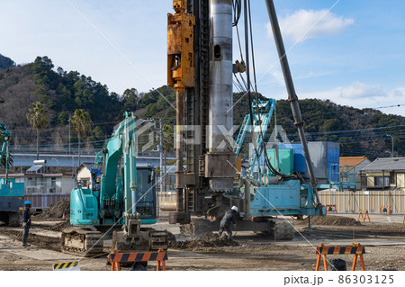 ビル建設の基礎工事 ビル建設の基礎工事 86303125