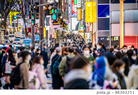日本の東京都市景観 8万超全国過去最多…自主療養という“自宅放置”の狂気＝29日、渋谷109前 86303251