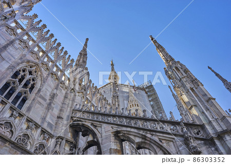 ミラノ　ドゥオモ　大聖堂 86303352